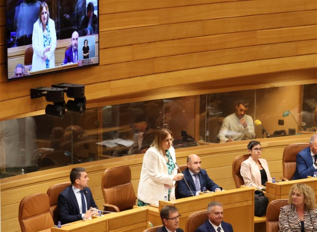 José Luis Regueiro Fernández e Sandra Vilela Riveiro toman posesión como deputados do Parlamento de Galicia